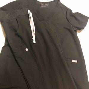 Figs scrubs size medium great condition
